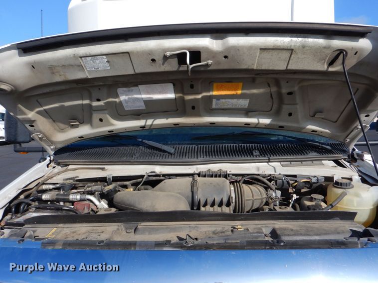 image for item MM9638 2011 Ford E450  shuttle bus