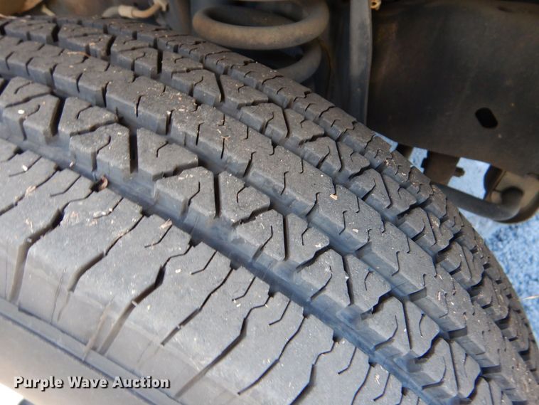 image for item MM9638 2011 Ford E450  shuttle bus