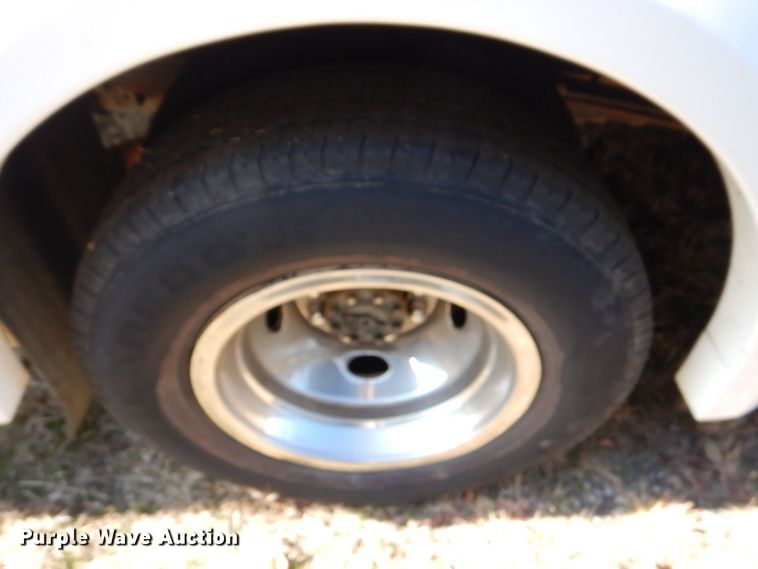 image for item MM9638 2011 Ford E450  shuttle bus