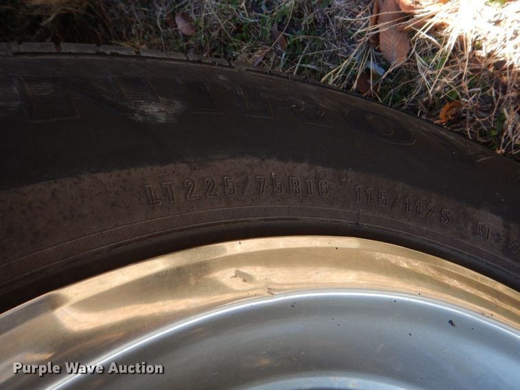 image for item MM9638 2011 Ford E450  shuttle bus