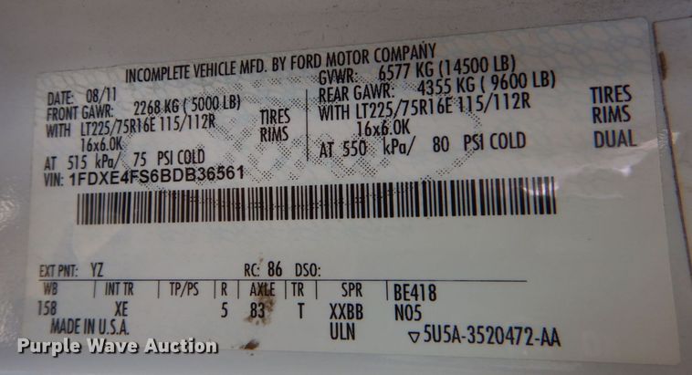 image for item MM9638 2011 Ford E450  shuttle bus