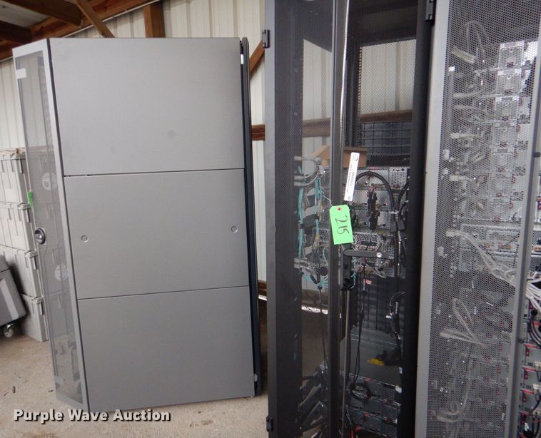 image for item MM9665 HP  server rack