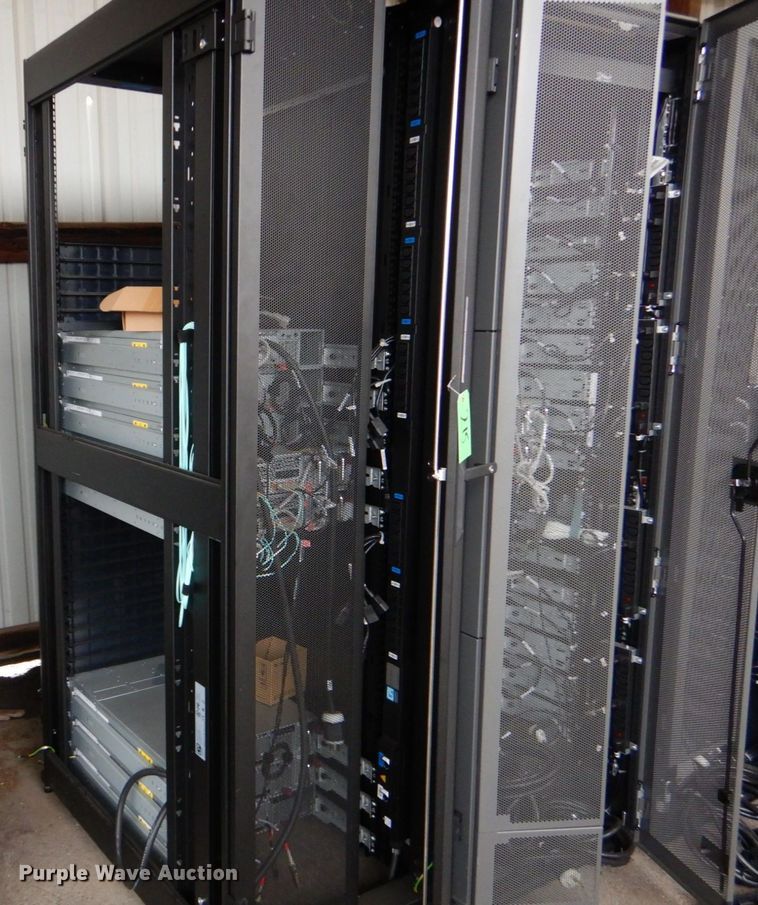 image for item MM9665 HP  server rack