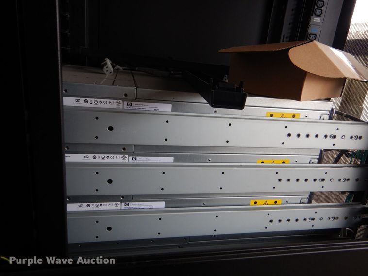 image for item MM9665 HP  server rack