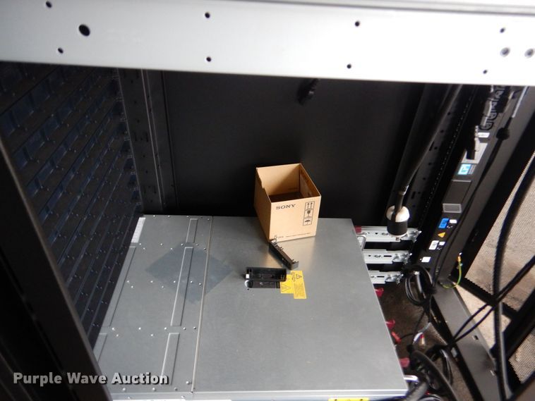 image for item MM9665 HP  server rack