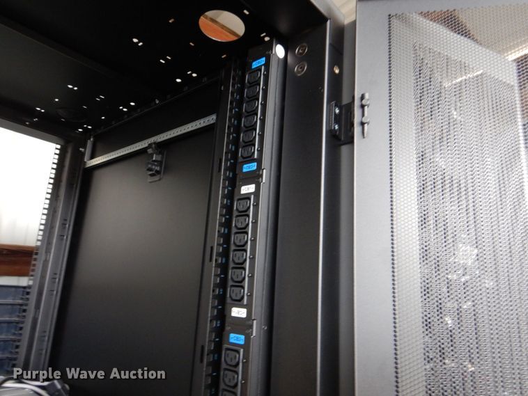 image for item MM9665 HP  server rack