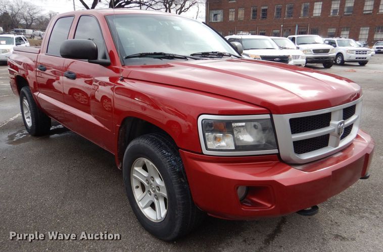 image for item MM9681 2010 Dodge Dakota  Crew Cab pickup truck