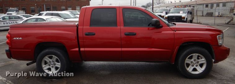 image for item MM9681 2010 Dodge Dakota  Crew Cab pickup truck