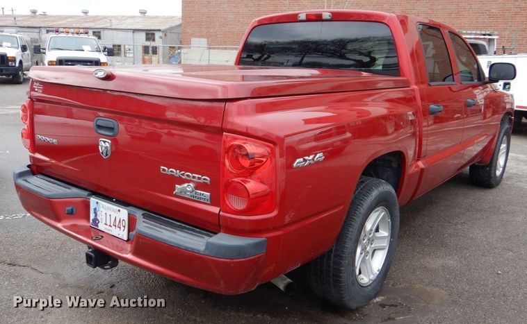 image for item MM9681 2010 Dodge Dakota  Crew Cab pickup truck