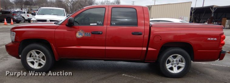 image for item MM9681 2010 Dodge Dakota  Crew Cab pickup truck