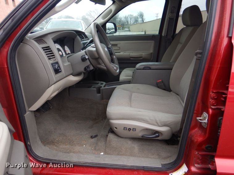 image for item MM9681 2010 Dodge Dakota  Crew Cab pickup truck