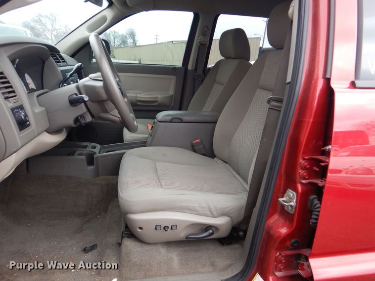 image for item MM9681 2010 Dodge Dakota  Crew Cab pickup truck