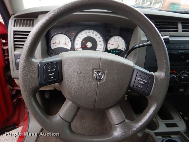 image for item MM9681 2010 Dodge Dakota  Crew Cab pickup truck