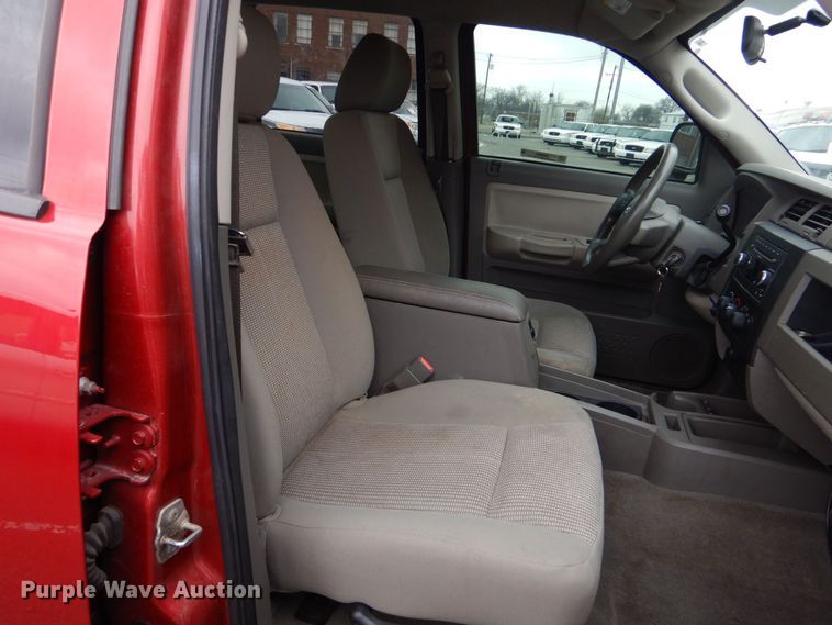 image for item MM9681 2010 Dodge Dakota  Crew Cab pickup truck