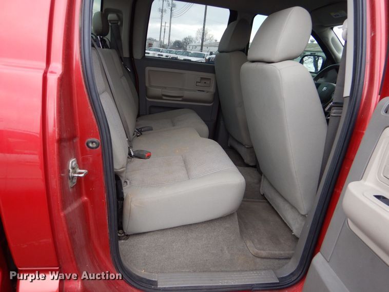 image for item MM9681 2010 Dodge Dakota  Crew Cab pickup truck