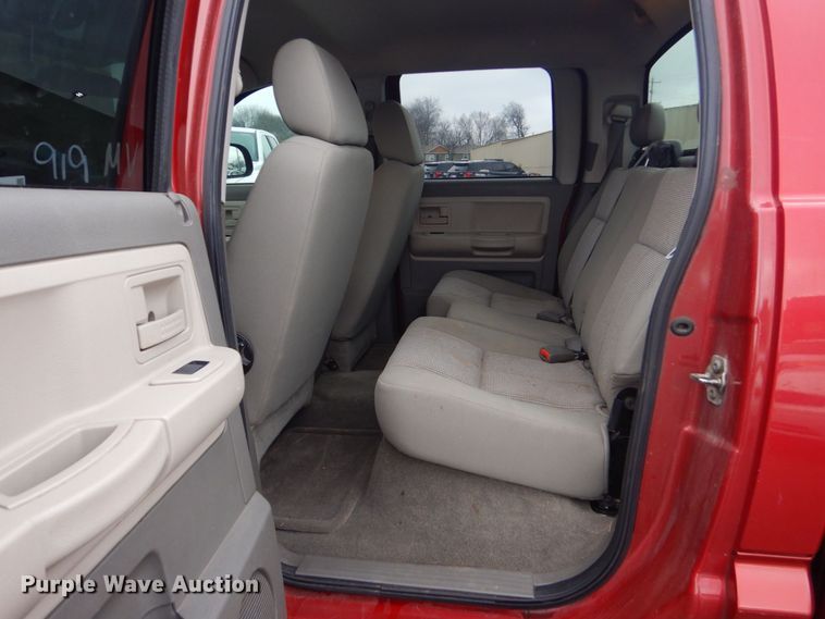 image for item MM9681 2010 Dodge Dakota  Crew Cab pickup truck