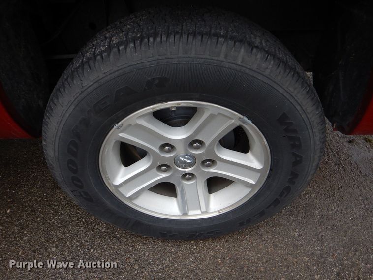 image for item MM9681 2010 Dodge Dakota  Crew Cab pickup truck