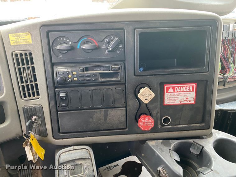 image for item MM9696 2008 International WorkStar 7400 dump truck