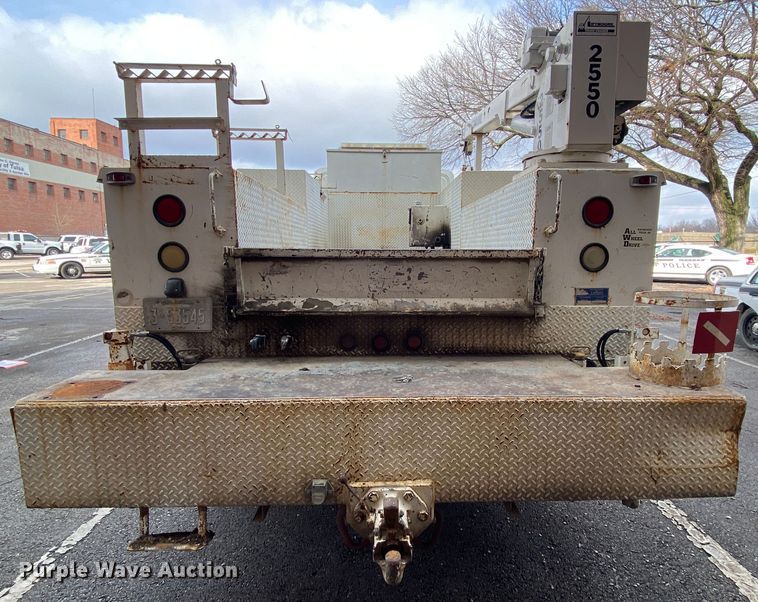 image for item MM9697 2002 International 4400  utility / service truck