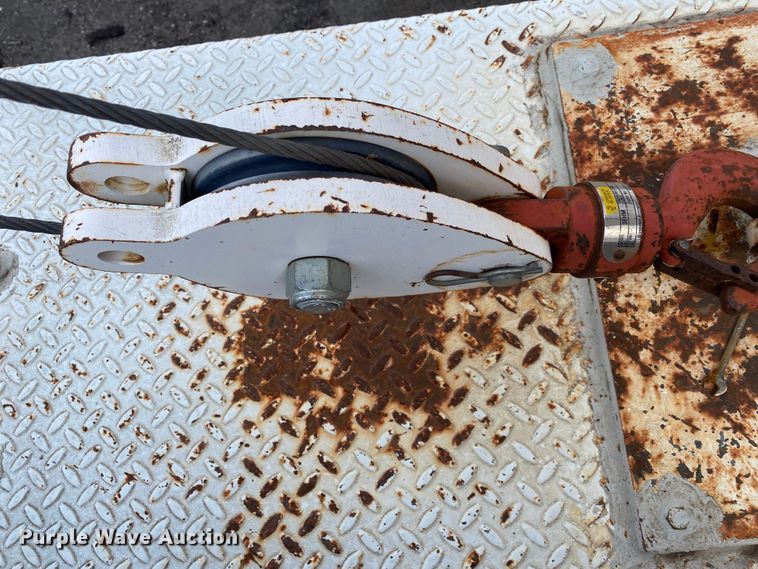 image for item MM9697 2002 International 4400  utility / service truck