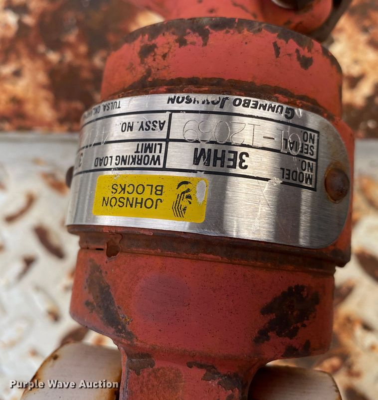 image for item MM9697 2002 International 4400  utility / service truck