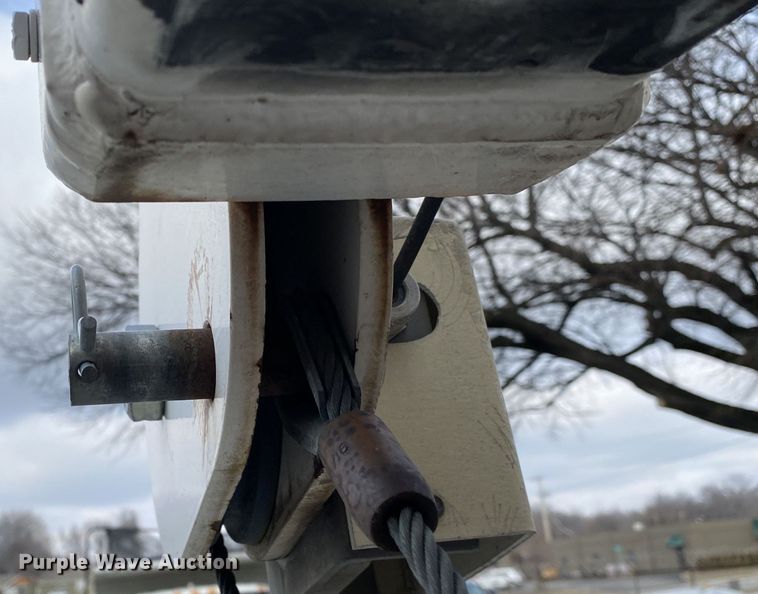 image for item MM9697 2002 International 4400  utility / service truck