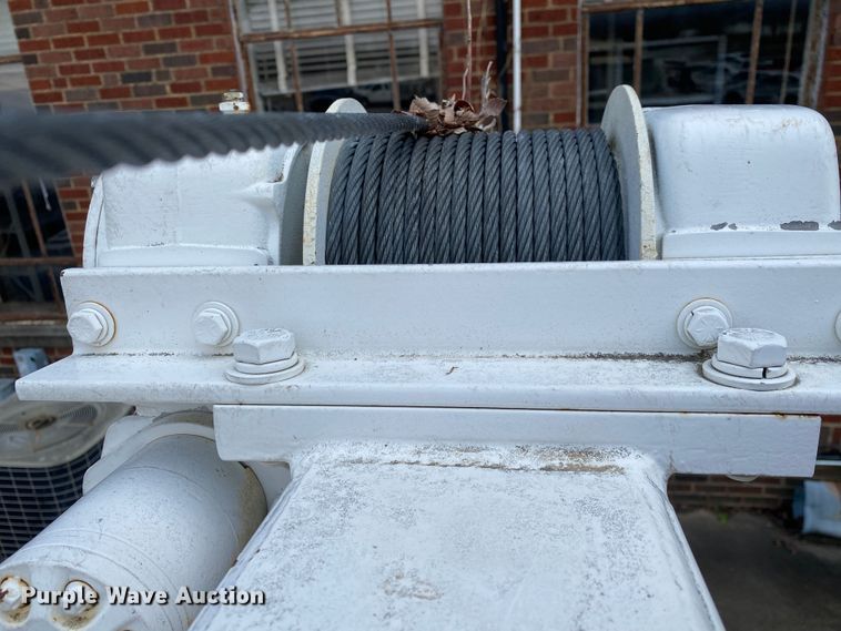 image for item MM9697 2002 International 4400  utility / service truck