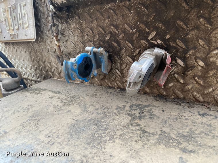 image for item MM9697 2002 International 4400  utility / service truck