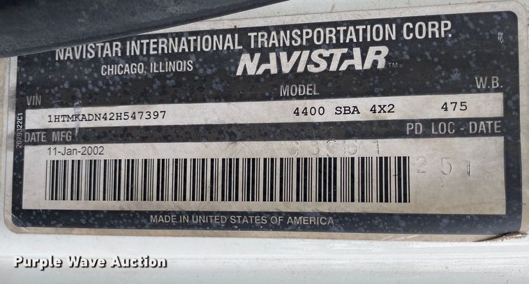 image for item MM9697 2002 International 4400  utility / service truck