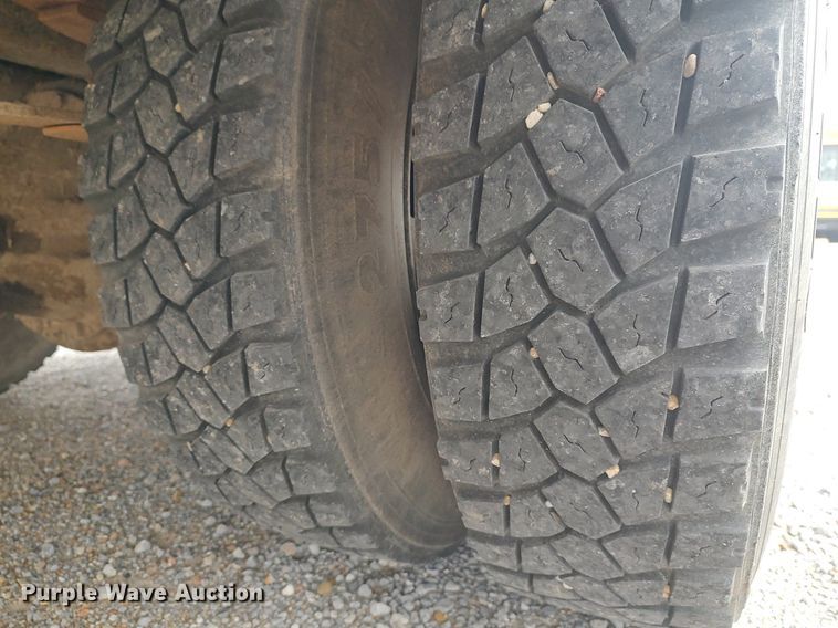 image for item MM9933 1998 Blue Bird TC2000  school bus