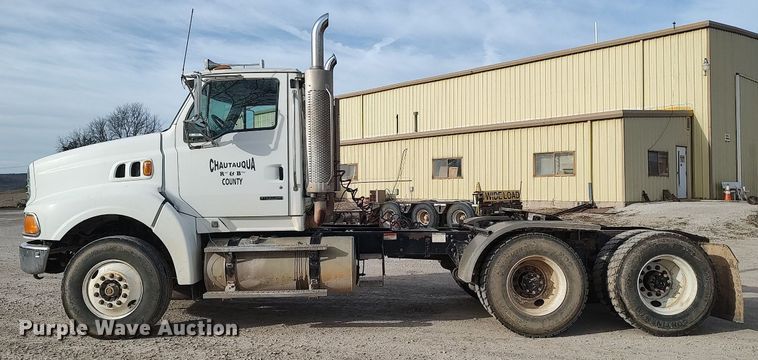 image for item MM9960 2007 Sterling L9500  semi truck