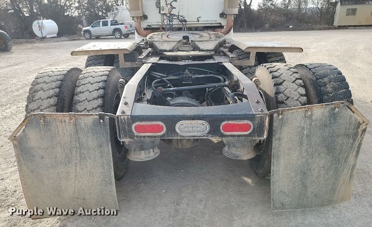 image for item MM9960 2007 Sterling L9500  semi truck