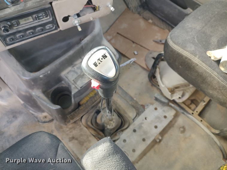 image for item MM9960 2007 Sterling L9500  semi truck