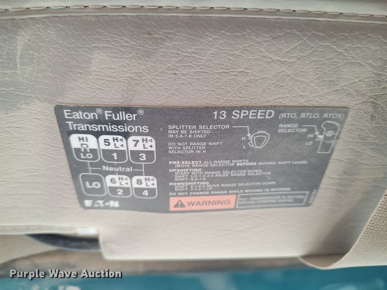 image for item MM9960 2007 Sterling L9500  semi truck