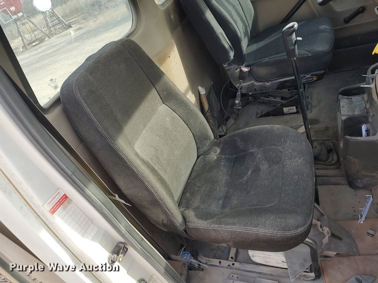 image for item MM9960 2007 Sterling L9500  semi truck