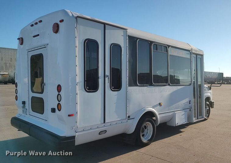 image for item MM9966 2012 Ford E450 Super Duty  shuttle bus