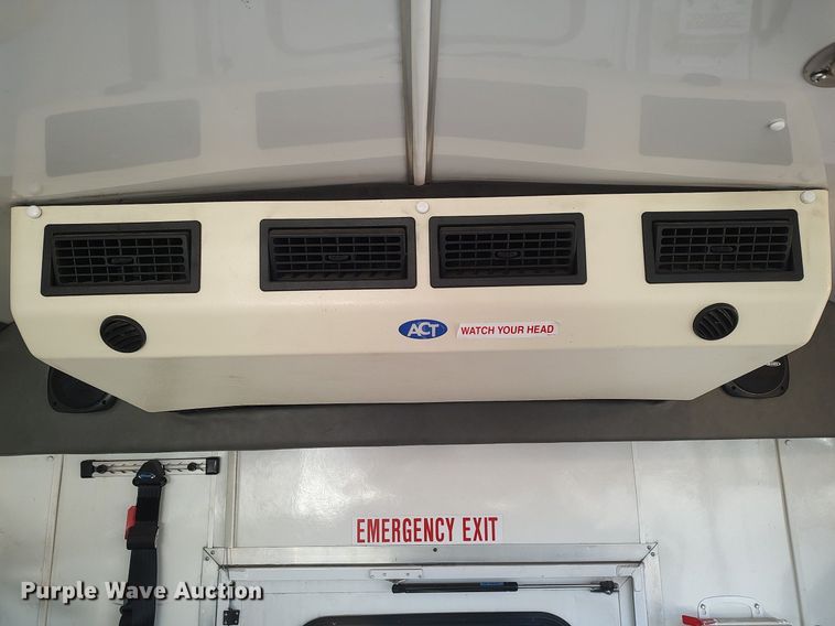 image for item MM9966 2012 Ford E450 Super Duty  shuttle bus