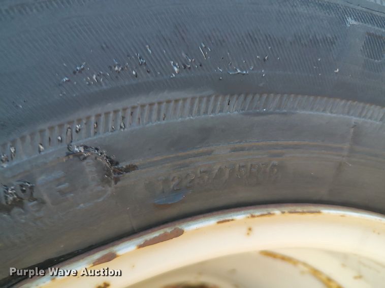 image for item MM9966 2012 Ford E450 Super Duty  shuttle bus