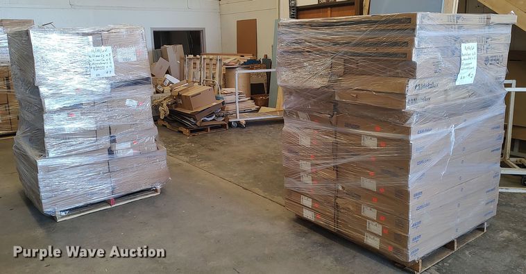 image for item MM9985 (3) pallets of light fixtures