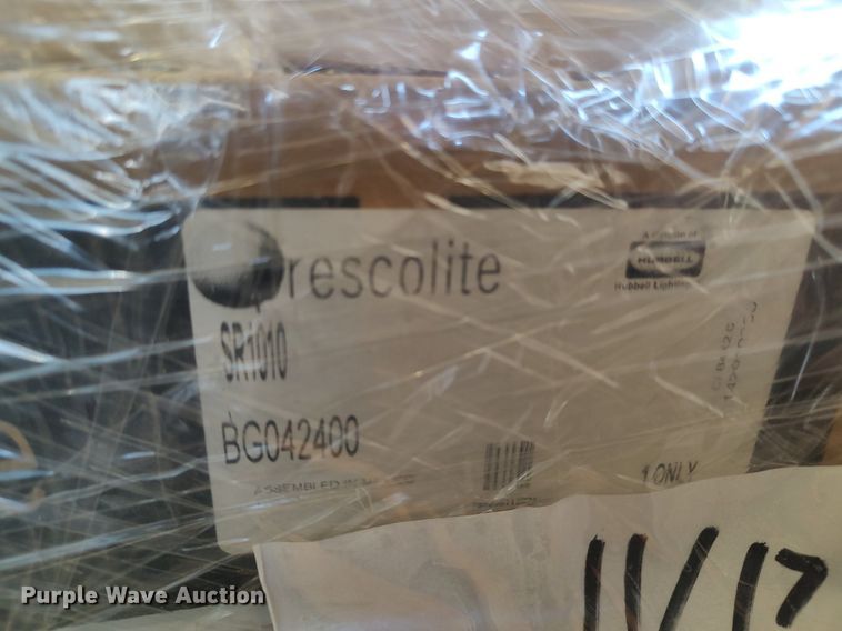 image for item MM9986 (2) pallets of light fixtures