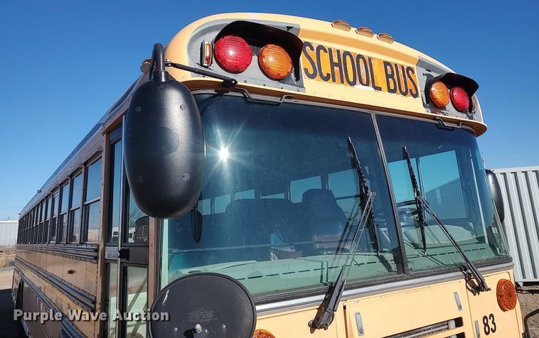 image for item MM9989 2006 Blue Bird  school bus