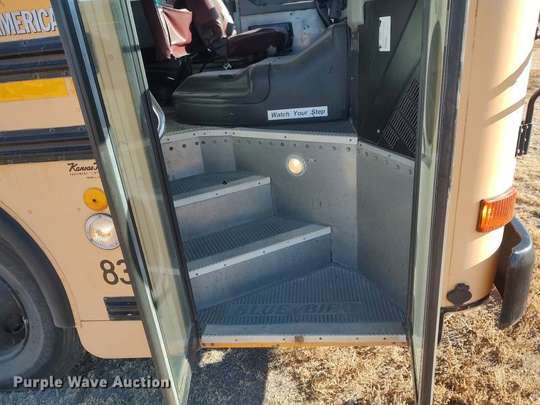 image for item MM9989 2006 Blue Bird  school bus