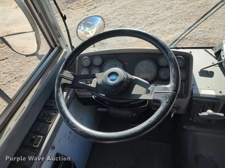 image for item MM9989 2006 Blue Bird  school bus