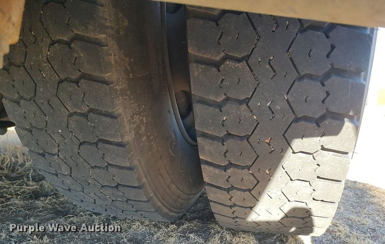 image for item MM9989 2006 Blue Bird  school bus