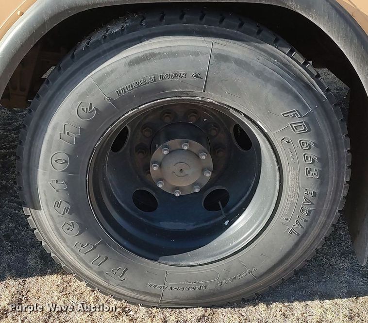 image for item MM9989 2006 Blue Bird  school bus