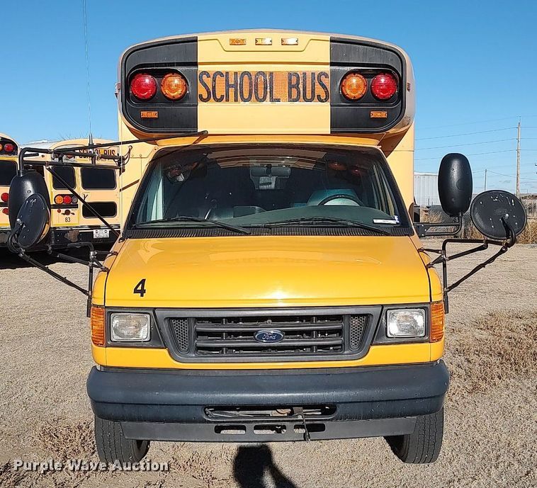 image for item MM9991 2006 Ford E450 Super Duty  school bus