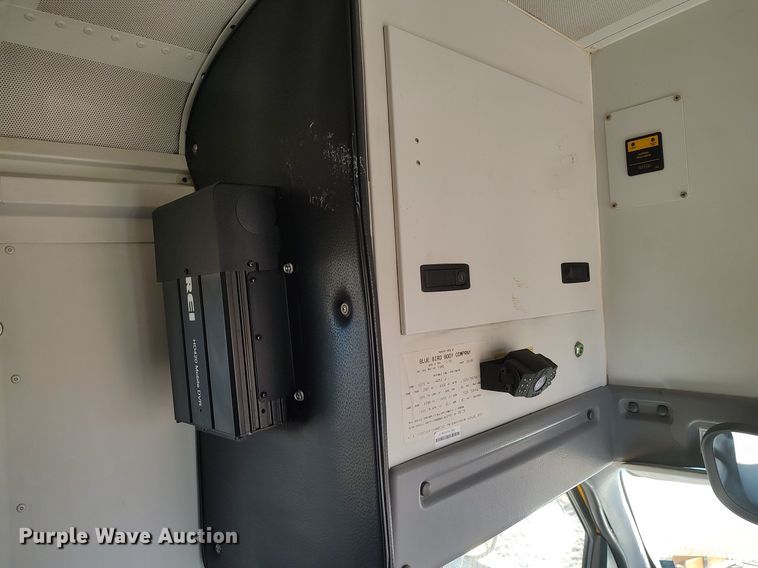 image for item MM9991 2006 Ford E450 Super Duty  school bus