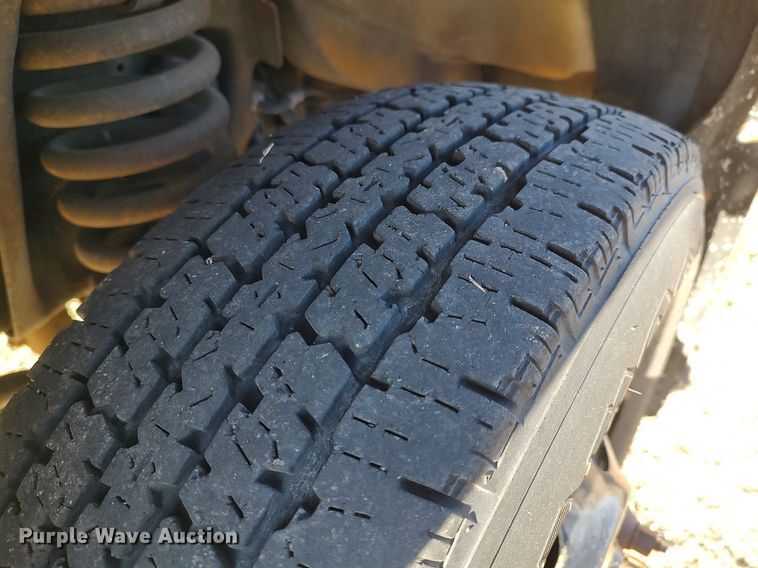 image for item MM9991 2006 Ford E450 Super Duty  school bus