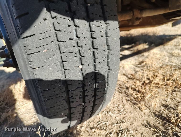 image for item MM9991 2006 Ford E450 Super Duty  school bus