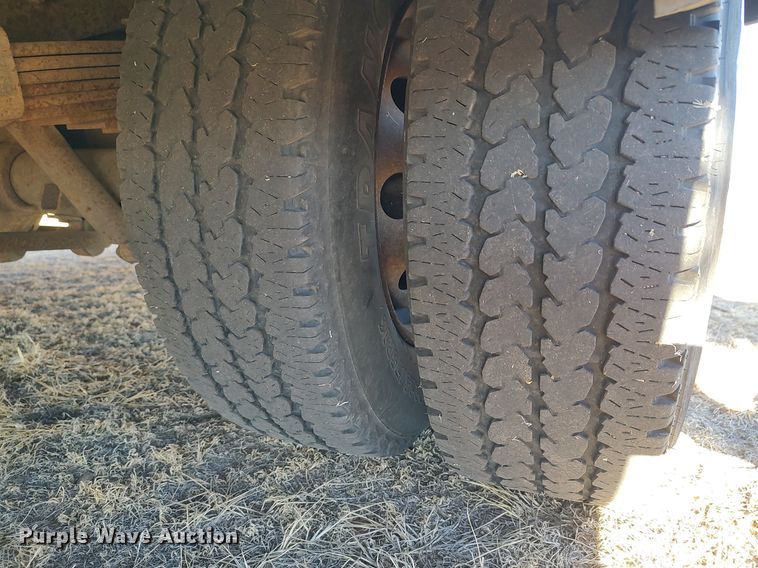 image for item MM9991 2006 Ford E450 Super Duty  school bus